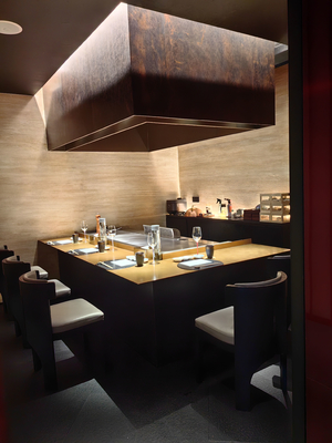 কেনা বৈদ্যুতিক রেস্টুরেন্ট মেঝে স্থায়ী Teppanyaki গ্রিল টেবিল অনলাইনে উৎপাদন